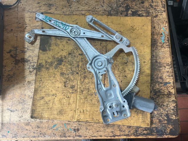 bontott MERCEDES-BENZ E-CLASS Jobb első Ablakemelő Szerkezet (Elektromos)