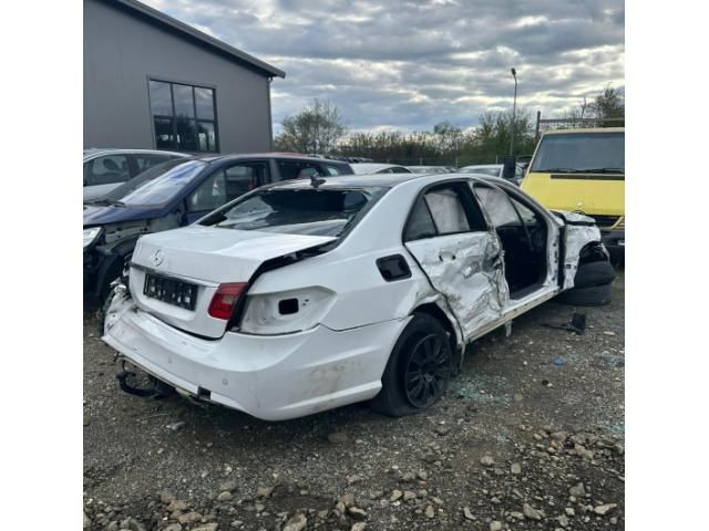 bontott MERCEDES-BENZ E-CLASS Jobb első Ablaktörlő Kar