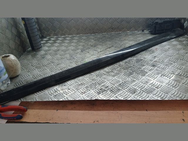 bontott MERCEDES-BENZ E-CLASS Jobb első Ajtó Díszléc