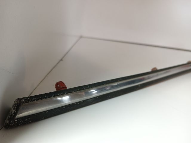 bontott MERCEDES-BENZ E-CLASS Jobb első Ajtó Díszléc