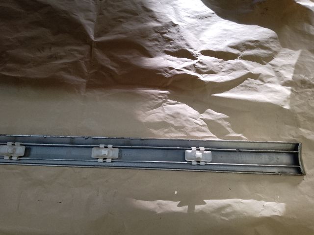 bontott MERCEDES-BENZ E-CLASS Jobb első Ajtó Díszléc