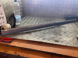 bontott MERCEDES-BENZ E-CLASS Jobb első Ajtó Díszléc