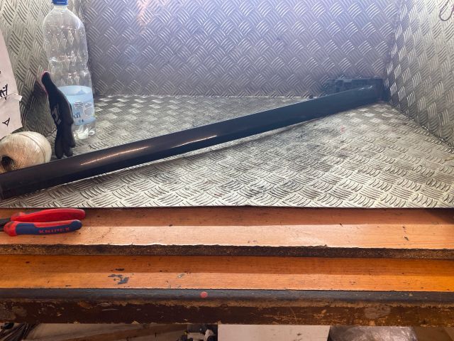 bontott MERCEDES-BENZ E-CLASS Jobb első Ajtó Díszléc