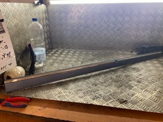 bontott MERCEDES-BENZ E-CLASS Jobb első Ajtó Díszléc