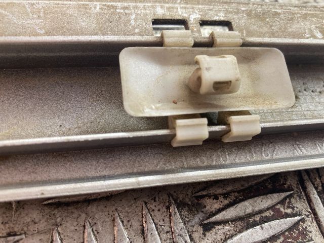 bontott MERCEDES-BENZ E-CLASS Jobb első Ajtó Díszléc