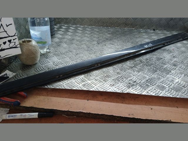 bontott MERCEDES-BENZ E-CLASS Jobb első Ajtó Díszléc