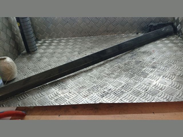 bontott MERCEDES-BENZ E-CLASS Jobb első Ajtó Díszléc