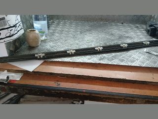 bontott MERCEDES-BENZ E-CLASS Jobb első Ajtó Díszléc