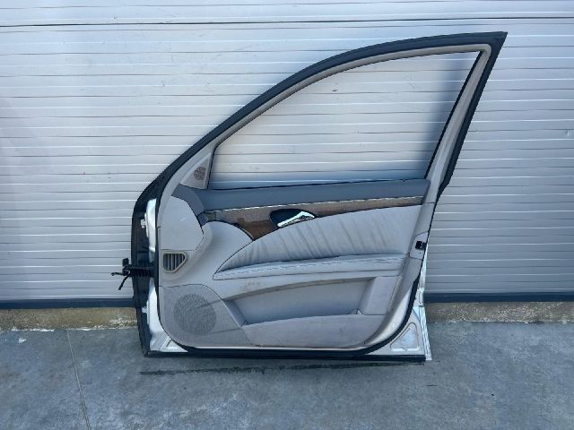 bontott MERCEDES-BENZ E-CLASS Jobb első Ajtó (Üres lemez)