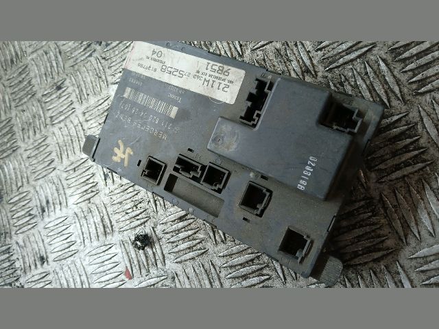 bontott MERCEDES-BENZ E-CLASS Jobb első Ajtó Vezérlőegység