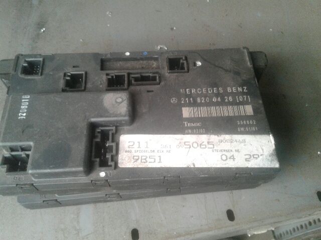 bontott MERCEDES-BENZ E-CLASS Jobb első Ajtó Vezérlőegység