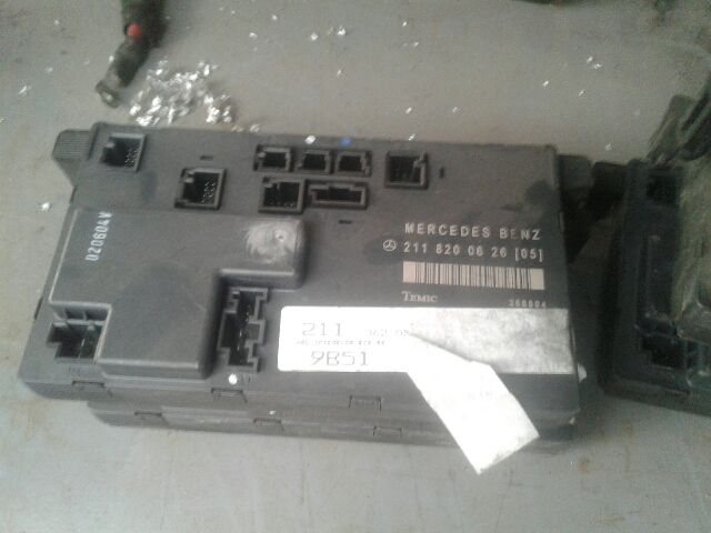 bontott MERCEDES-BENZ E-CLASS Jobb első Ajtó Vezérlőegység
