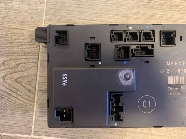 bontott MERCEDES-BENZ E-CLASS Jobb első Ajtó Vezérlőegység