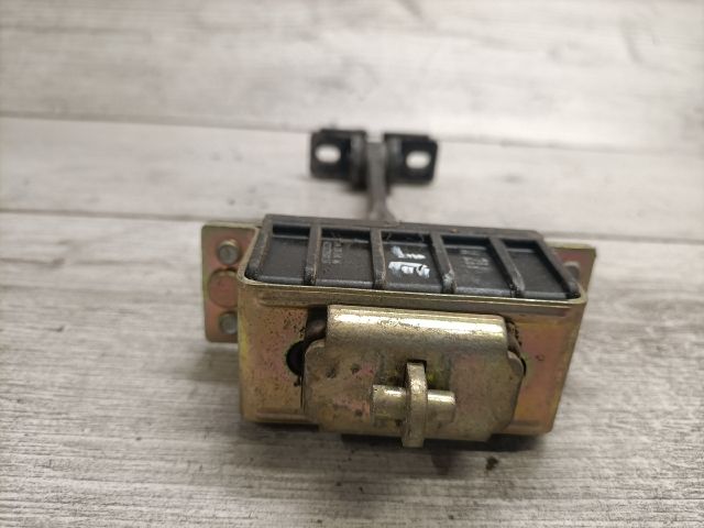 bontott MERCEDES-BENZ E-CLASS Jobb első Ajtóhatároló