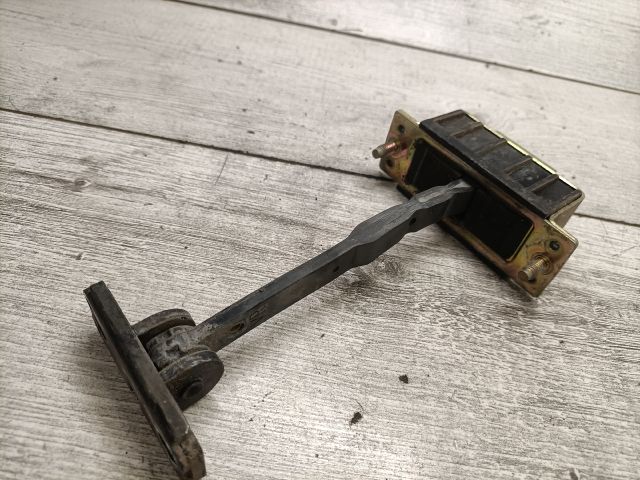 bontott MERCEDES-BENZ E-CLASS Jobb első Ajtóhatároló