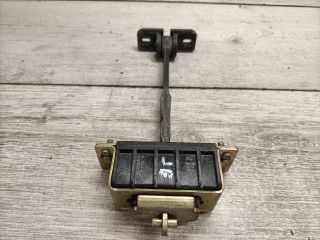 bontott MERCEDES-BENZ E-CLASS Jobb első Ajtóhatároló