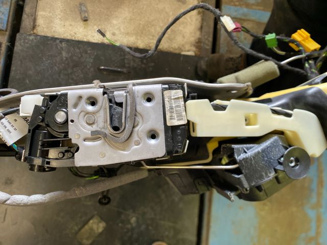 bontott MERCEDES-BENZ E-CLASS Jobb első Ajtózár