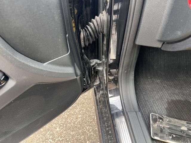 bontott MERCEDES-BENZ E-CLASS Jobb első Alsó Zsanér