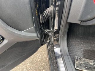 bontott MERCEDES-BENZ E-CLASS Jobb első Alsó Zsanér