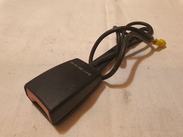 bontott MERCEDES-BENZ E-CLASS Jobb első Biztonsági Öv Csat