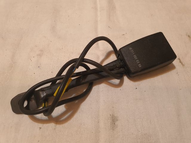 bontott MERCEDES-BENZ E-CLASS Jobb első Biztonsági Öv Csat