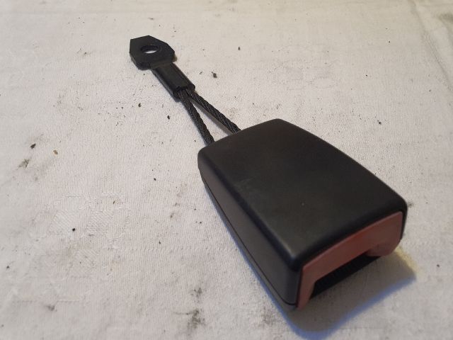 bontott MERCEDES-BENZ E-CLASS Jobb első Biztonsági Öv Csat