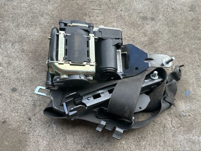 bontott MERCEDES-BENZ E-CLASS Jobb első Biztonsági Öv