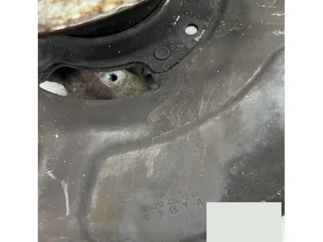 bontott MERCEDES-BENZ E-CLASS Jobb első Csonkállvány