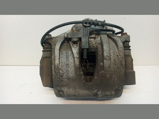 bontott MERCEDES-BENZ E-CLASS Jobb első Féknyereg Munkahengerrel