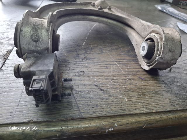 bontott MERCEDES-BENZ E-CLASS Jobb első Felső Lengőkar