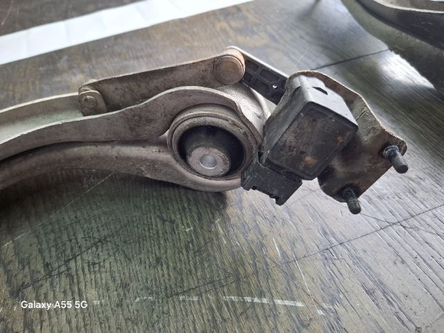 bontott MERCEDES-BENZ E-CLASS Jobb első Felső Lengőkar