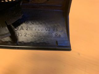 bontott MERCEDES-BENZ E-CLASS Jobb első Kis Hangszóró Burkolat