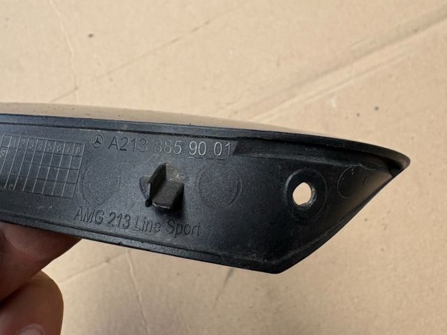 bontott MERCEDES-BENZ E-CLASS Jobb első Lökhárító Díszléc