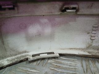 bontott MERCEDES-BENZ E-CLASS Jobb első Lökhárító Díszléc