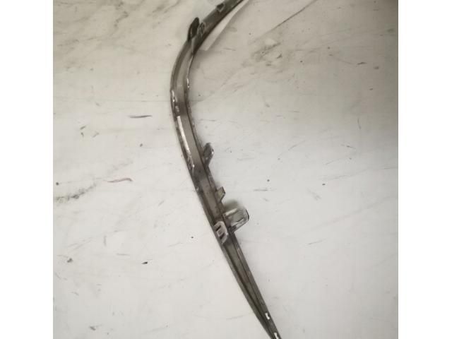 bontott MERCEDES-BENZ E-CLASS Jobb első Lökhárító Díszléc