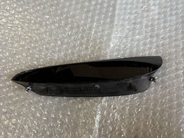 bontott MERCEDES-BENZ E-CLASS Jobb első Lökhárító Díszléc