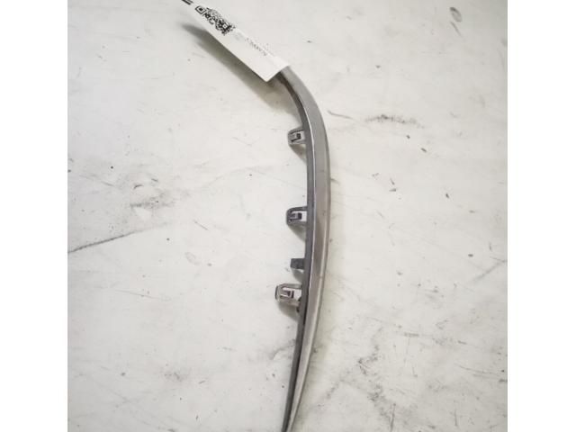 bontott MERCEDES-BENZ E-CLASS Jobb első Lökhárító Díszléc