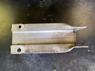 bontott MERCEDES-BENZ E-CLASS Jobb első Lökhárító Merevítő Tartó (Fém)