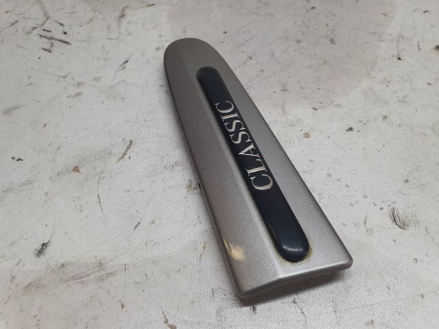 bontott MERCEDES-BENZ E-CLASS Jobb első Sárvédő Díszléc