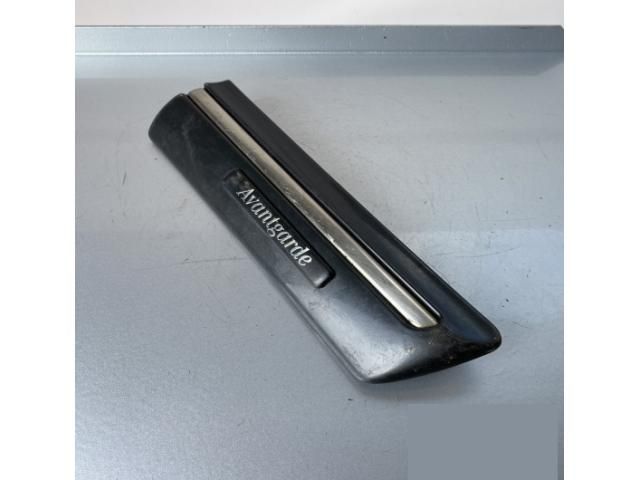 bontott MERCEDES-BENZ E-CLASS Jobb első Sárvédő Díszléc