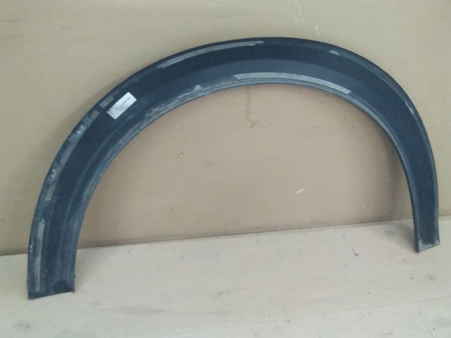 bontott MERCEDES-BENZ E-CLASS Jobb első Sárvédő Díszléc