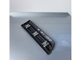 bontott MERCEDES-BENZ E-CLASS Jobb első Sárvédő Díszléc