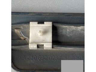 bontott MERCEDES-BENZ E-CLASS Jobb első Sárvédő Díszléc