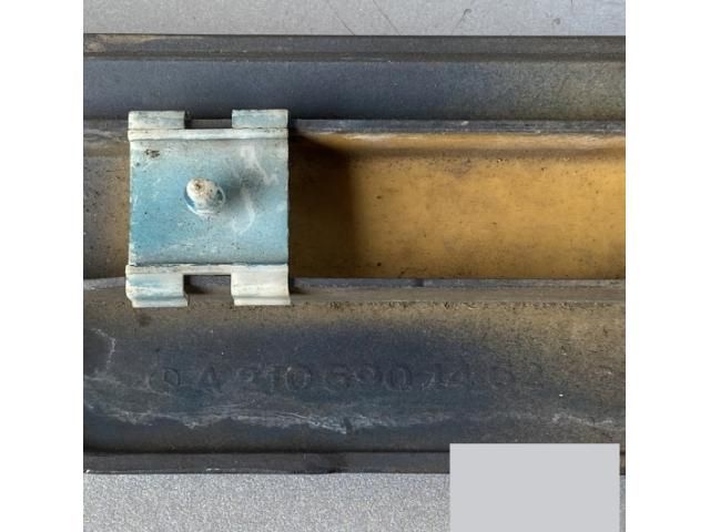 bontott MERCEDES-BENZ E-CLASS Jobb első Sárvédő Díszléc