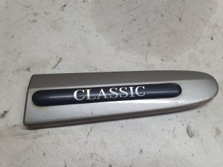 bontott MERCEDES-BENZ E-CLASS Jobb első Sárvédő Díszléc