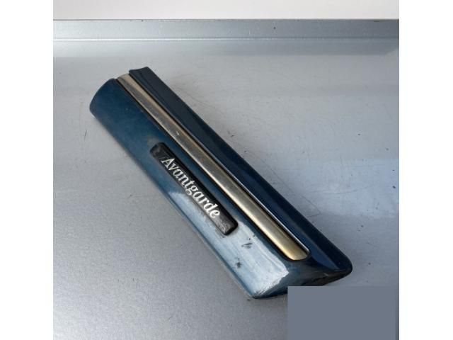 bontott MERCEDES-BENZ E-CLASS Jobb első Sárvédő Díszléc