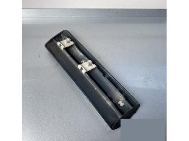 bontott MERCEDES-BENZ E-CLASS Jobb első Sárvédő Díszléc