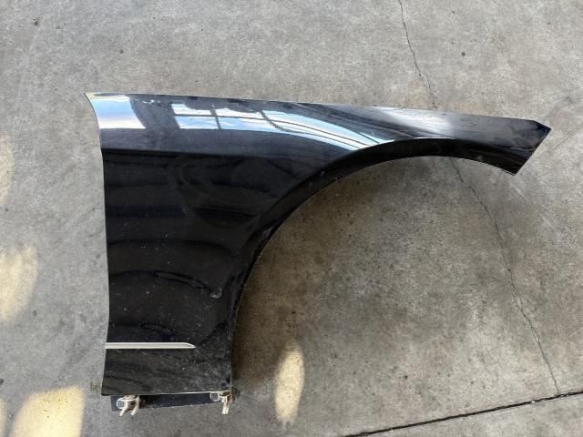 bontott MERCEDES-BENZ E-CLASS Jobb első Sárvédő