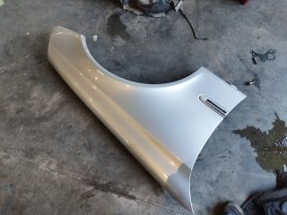 bontott MERCEDES-BENZ E-CLASS Jobb első Sárvédő