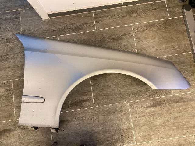 bontott MERCEDES-BENZ E-CLASS Jobb első Sárvédő